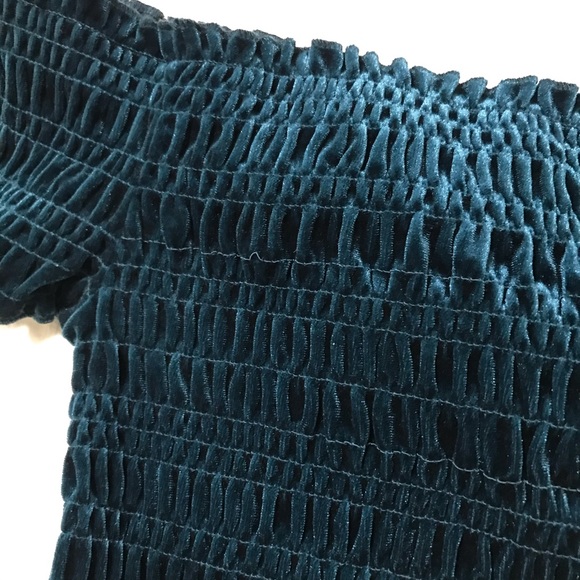 Velour off-the shoulder top - Picture 3 of 3